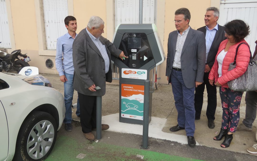 Inauguration borne SDE à Vals-les-Bains