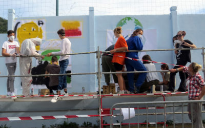 Les collégiens décorent le Mur du stade Paul Giraud