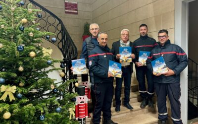 Remise du calendrier 2024 des sapeurs-pompiers de Vals-les-Bains