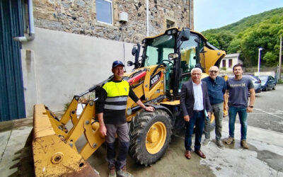 Réception d’un nouveau tracto-pelle pour les services techniques de la ville