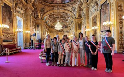 Les enfants du Conseil Municipal des Jeunes à la découverte du Sénat.