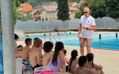 Cours d’EPS à la piscine pour les écoliers valsois